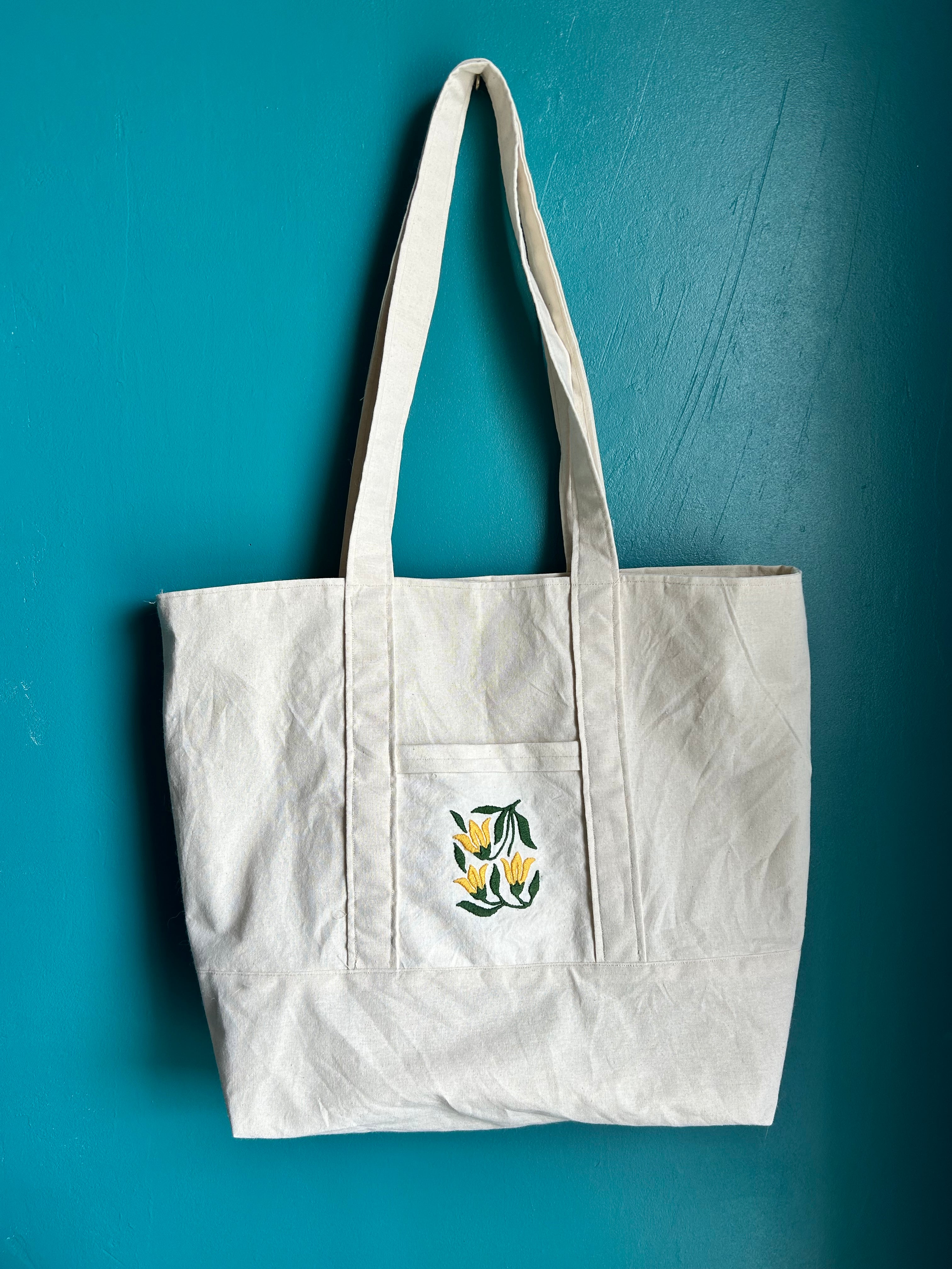 Tote bag avec illustration brodée