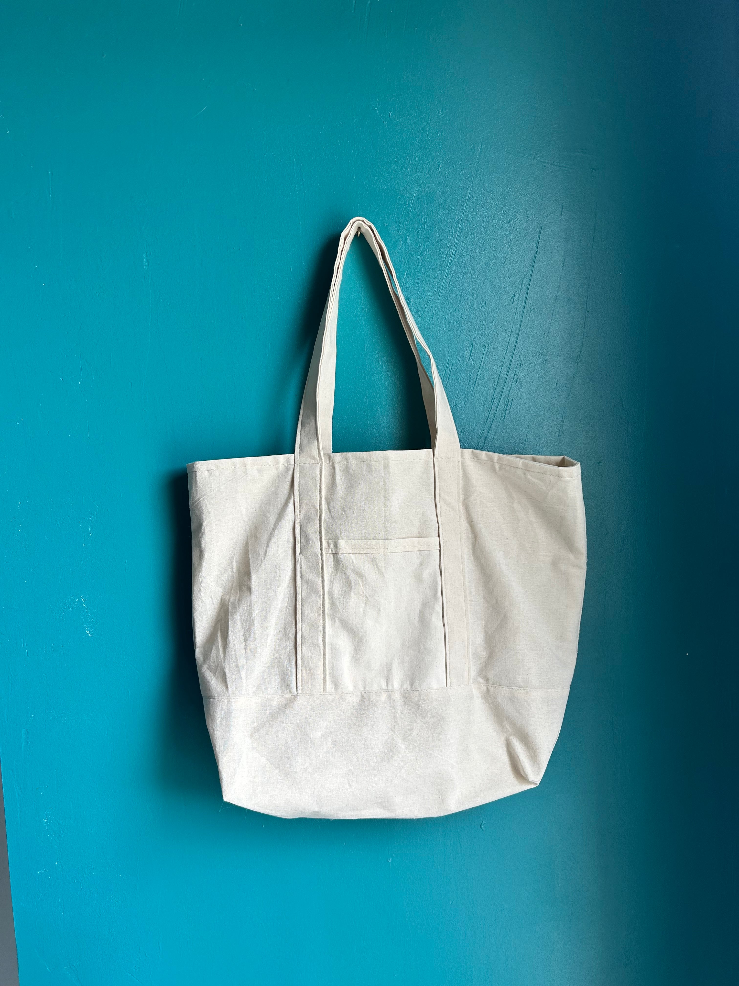 Tote bag avec texte brodé