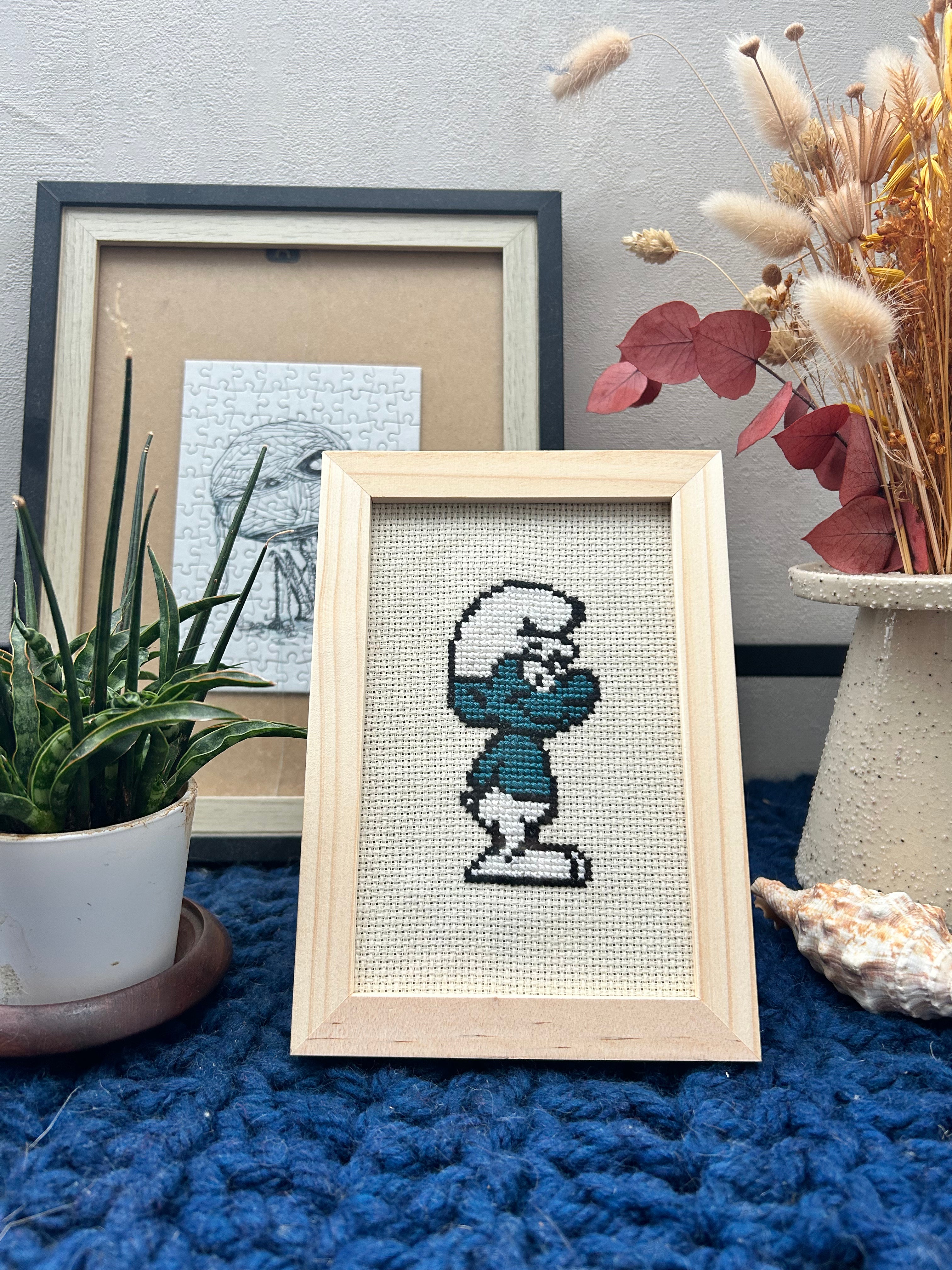 Cadre en bois brodé au point de croix